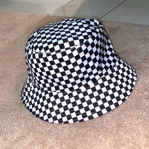 checkered bucket hat!
